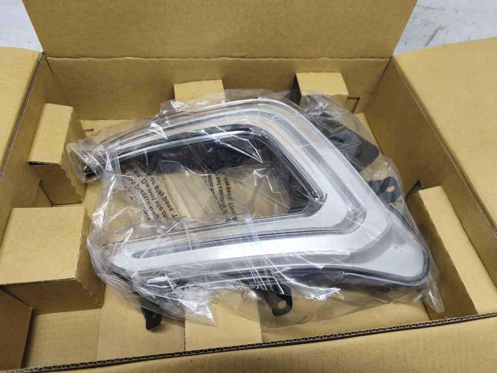 FEU DE JOUR GAUCHE RENAULT - Vue 1